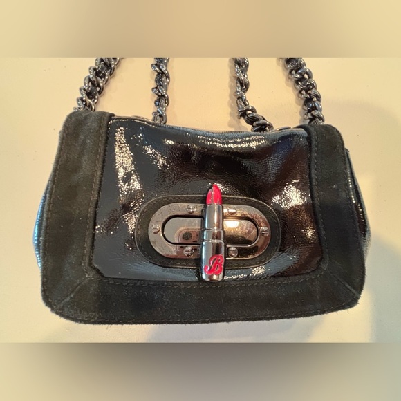VINTAGE: Betsey Johnson | patent leather & suede lipstick handbag. - Picture 8 of 16